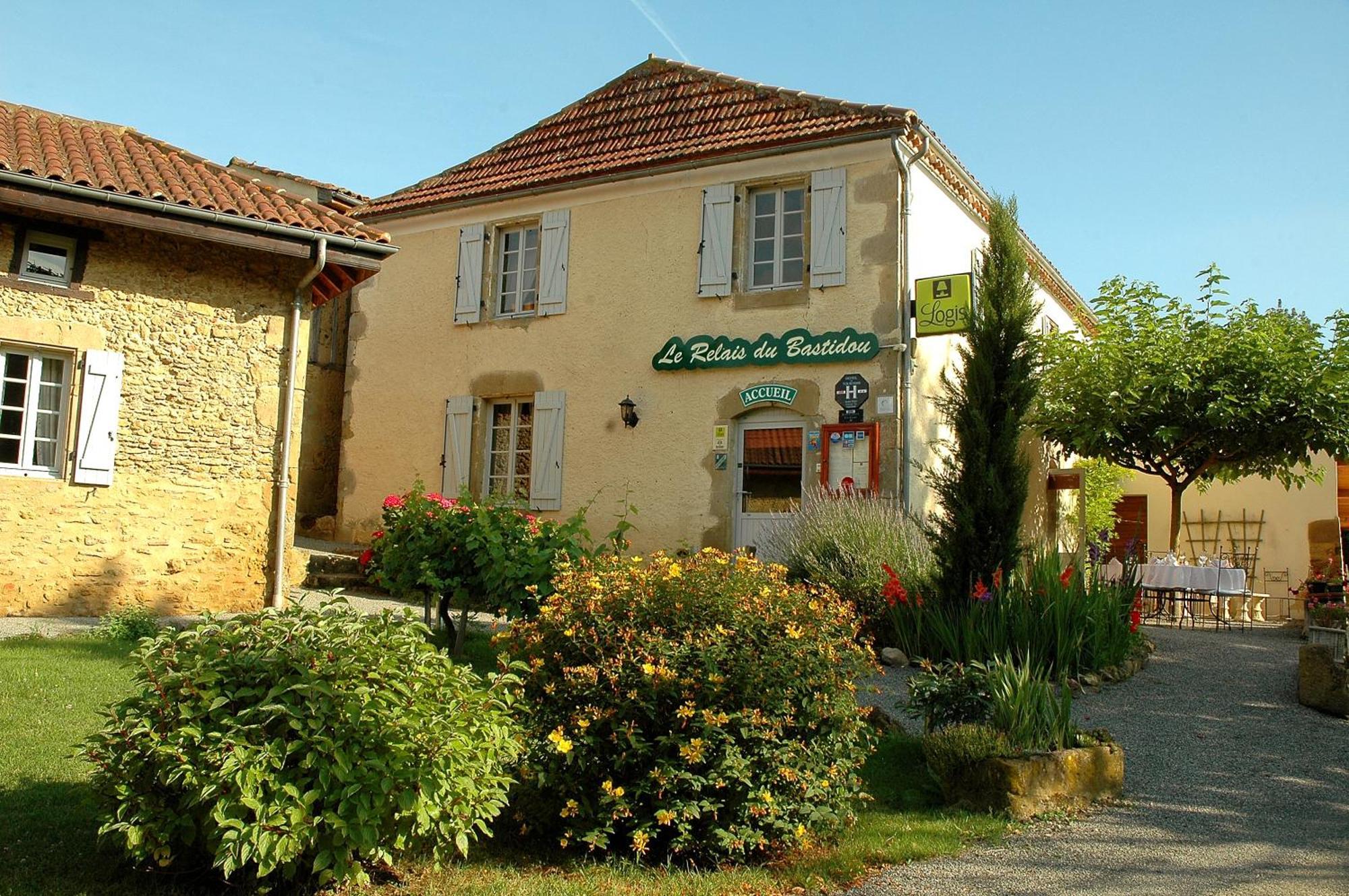 Hotel Logis Le Relais du Bastidou à Beaumarchés Extérieur photo