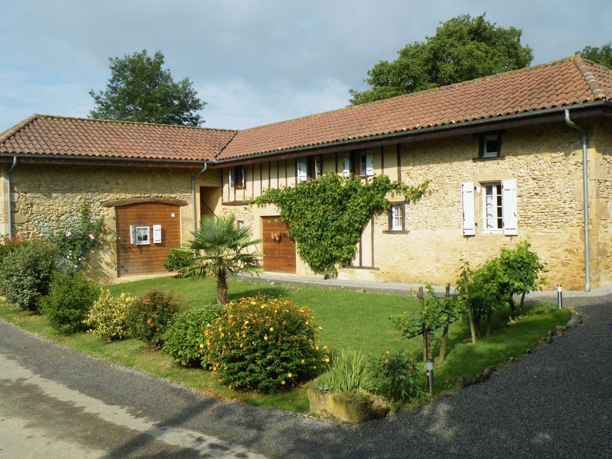Hotel Logis Le Relais du Bastidou à Beaumarchés Extérieur photo