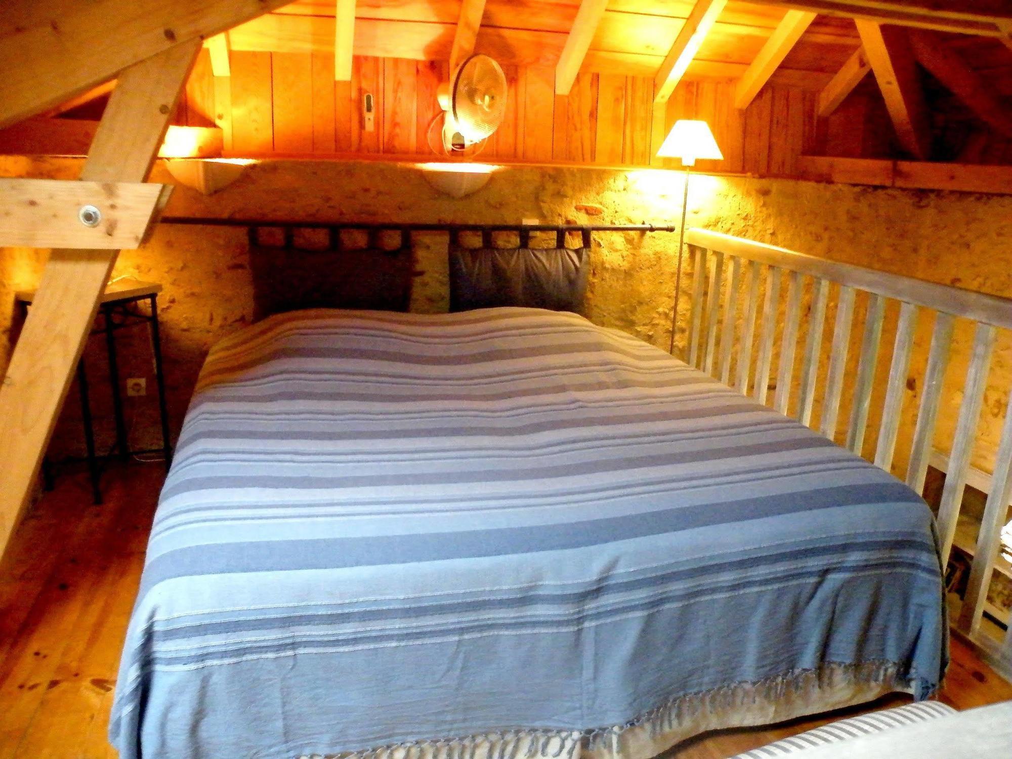 Hotel Logis Le Relais du Bastidou à Beaumarchés Extérieur photo