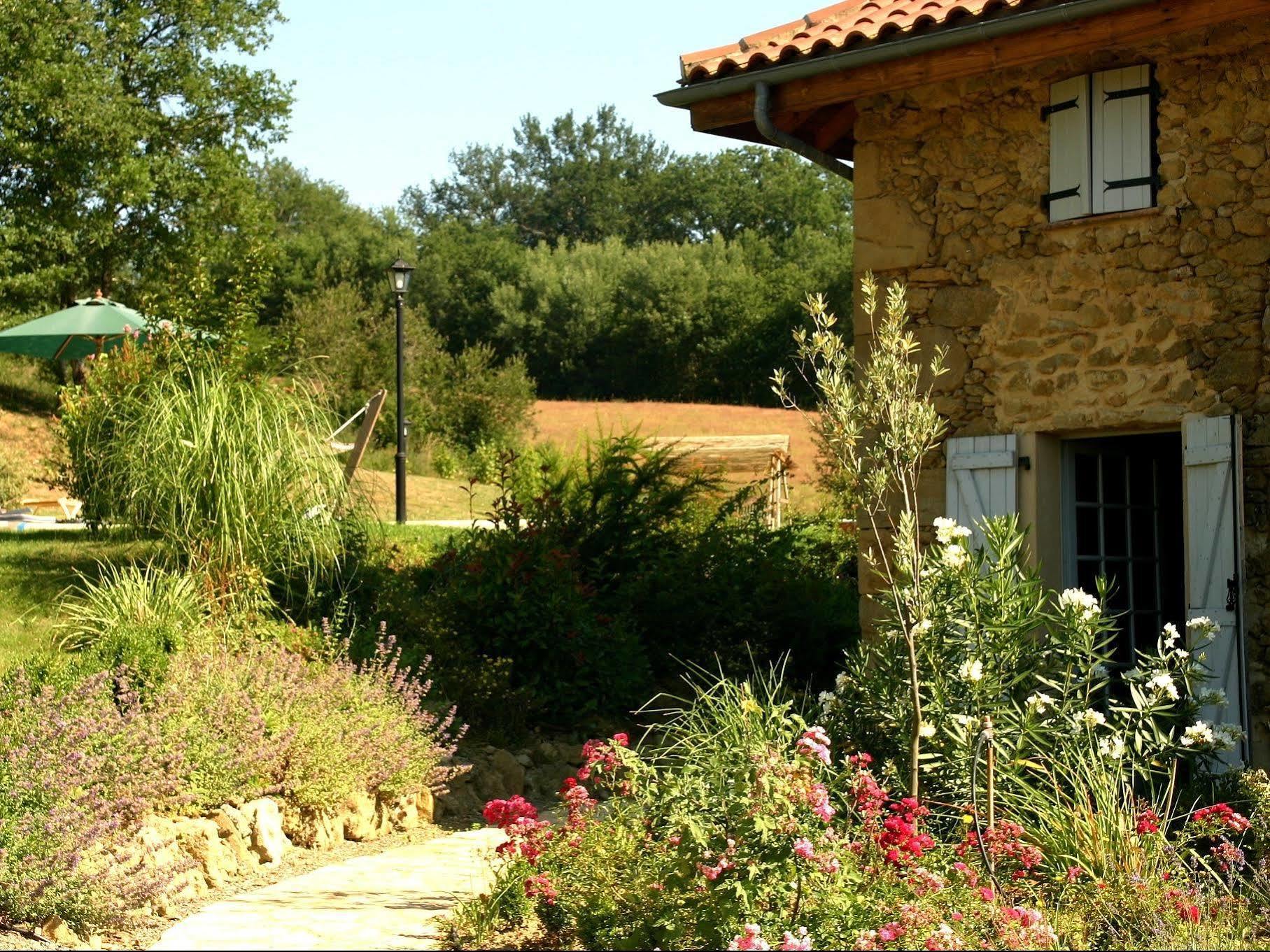 Hotel Logis Le Relais du Bastidou à Beaumarchés Extérieur photo