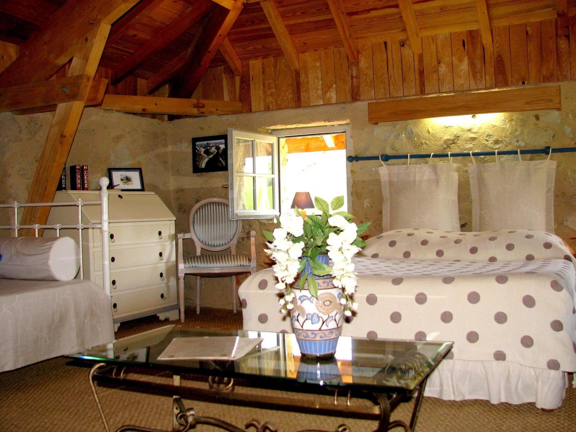Hotel Logis Le Relais du Bastidou à Beaumarchés Extérieur photo